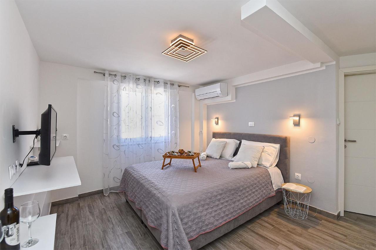 מדולין Double Room With Pool 2261 מראה חיצוני תמונה